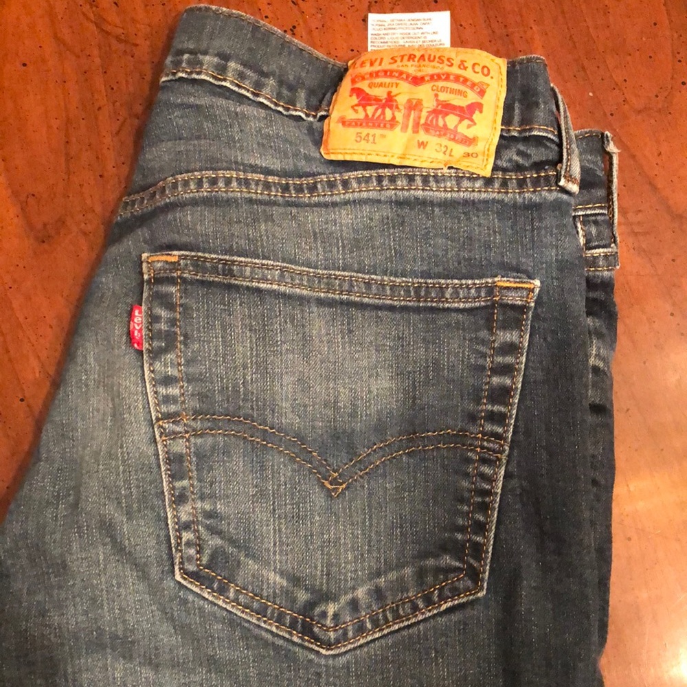 EUC Levi’s 541- Athletic cut